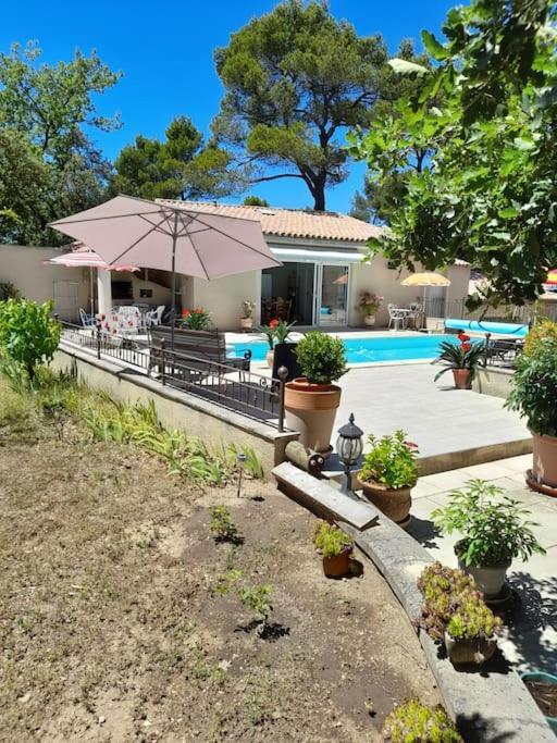 Villa Le Bosquet En Luberon. เมแเนร์บส์ ภายนอก รูปภาพ